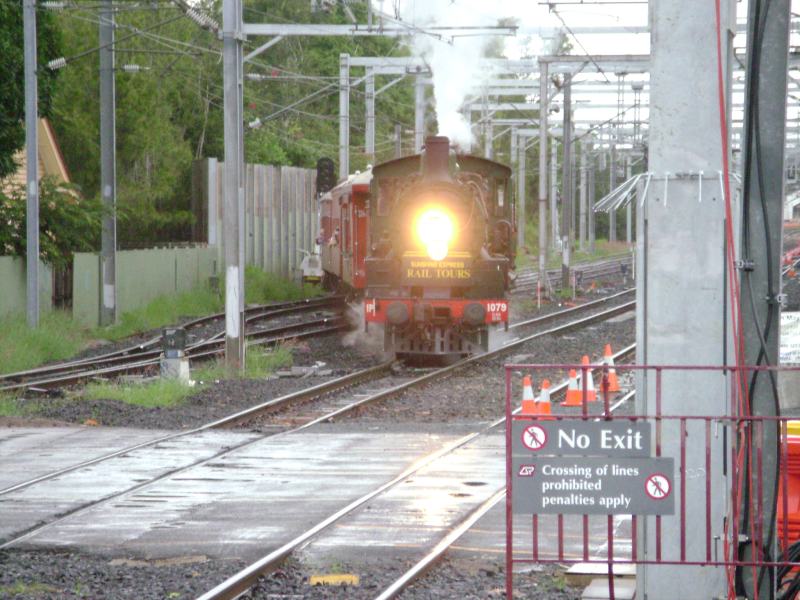 BB18.25 1079  
Coming off the Tennyson  line at Sherwood.
