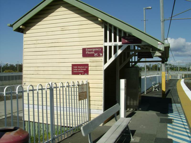 Gailes platform 1
Shelter on platform 1 at Gailes Station
