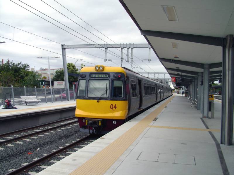 EMU 04 Darra
EMU 04 platform 2 Darra, Ipswich service November 2010.
