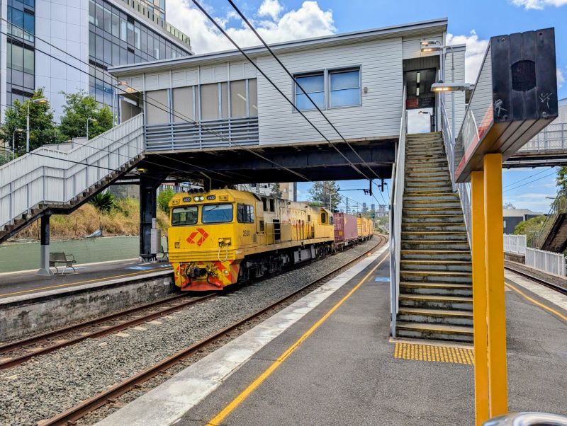 Freight train at Taringa
2830 with a freight train passing through Taringa.
