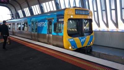 Metro Melbourne at Murrumbeena
Keywords: Metro;Murrumbeena